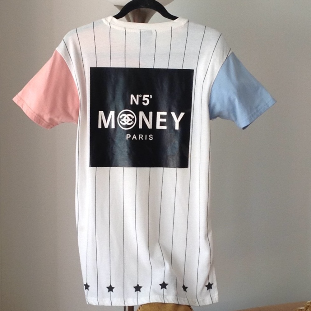 💕💎💕 No. 5 Interlocking C's "Money" Paris Shirt